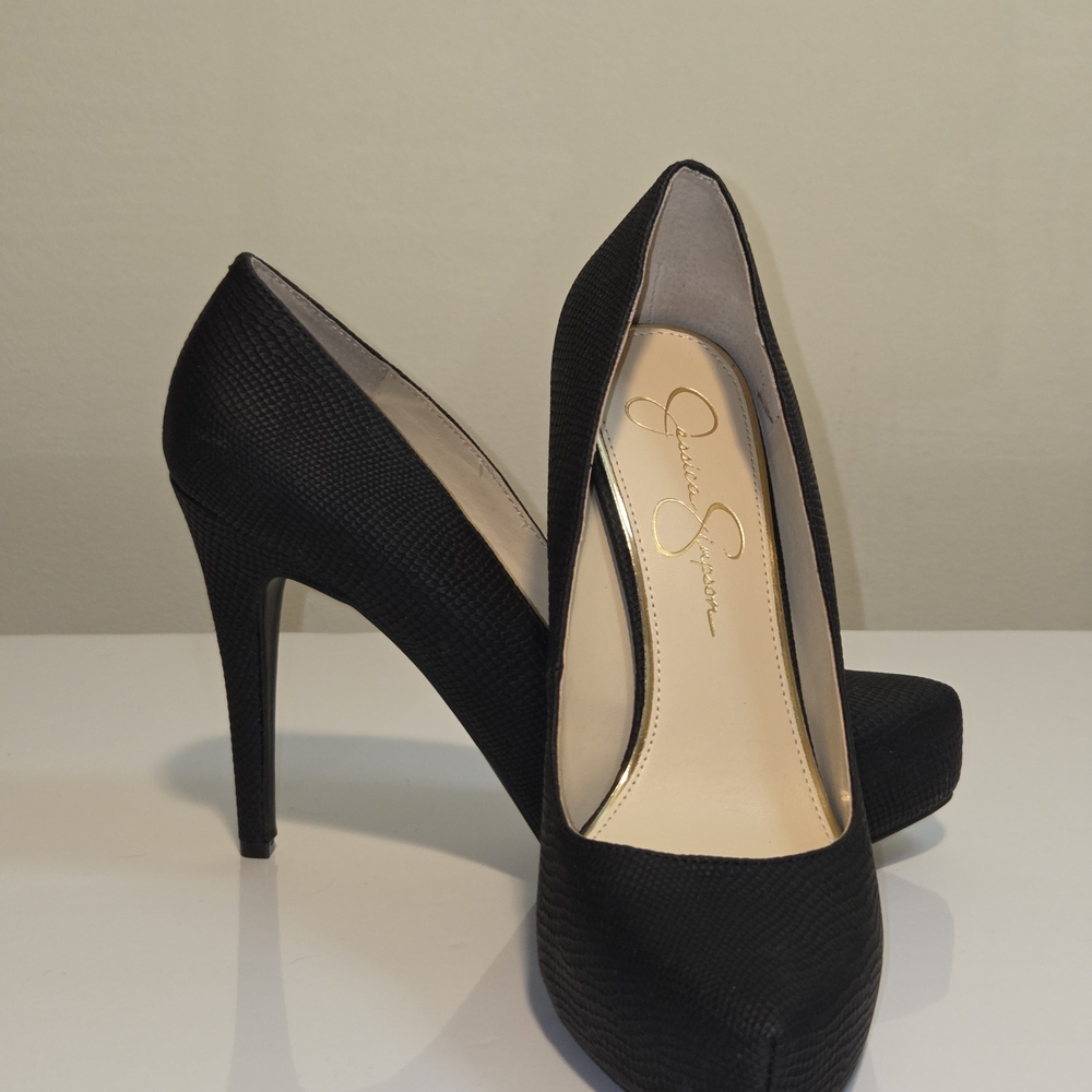 Jessica Simpson Classic Black Heels - Picture 2 of 6